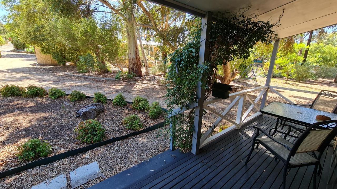 Barossa Country Cottages Lyndoch Bagian luar foto